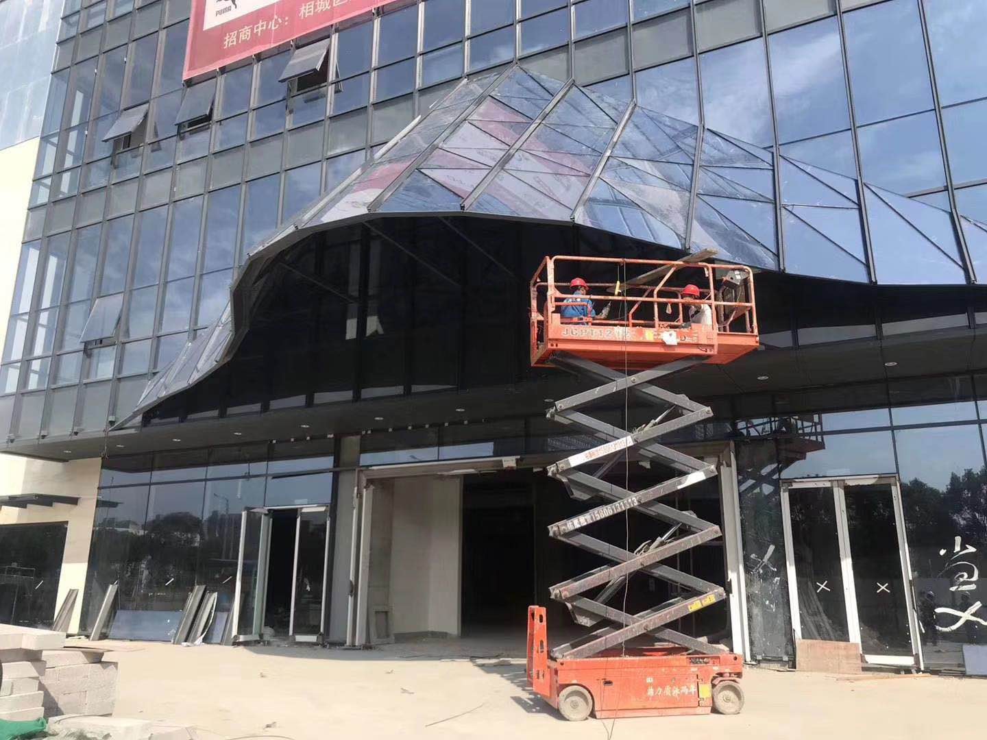 上海登高作业平台的蓄电池怎样维修保养